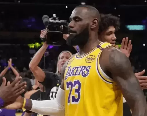 Lakers Stumble Post-LeBron's Comeback, Suffer Heavy Defeat